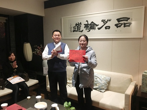 “天上不會(huì)掉餡餅，擼起袖子加油干” ——2017年度TST營(yíng)銷中心表彰大會(huì)